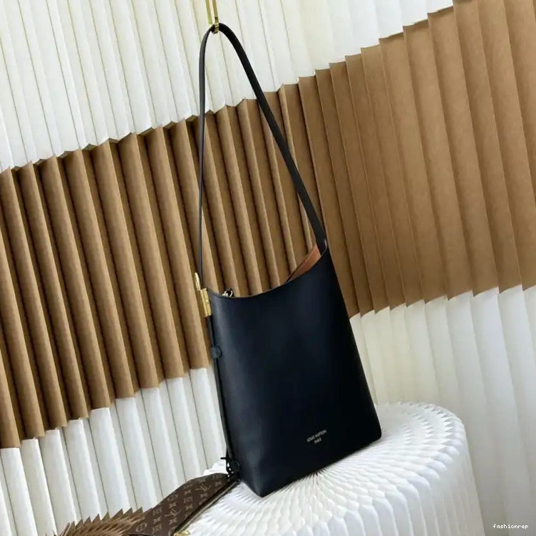 Fashionrep Bags 2408YA0078 LV 0703